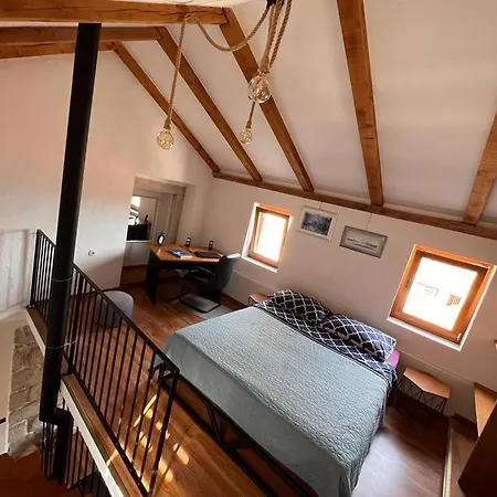 Isolated & Relaxing House - Kosarni Do Village, Orebic Vakantiehuis *