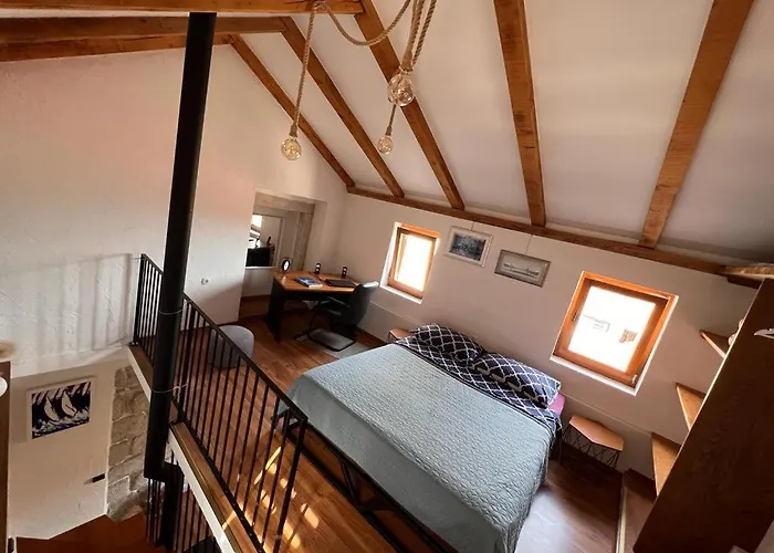 Isolated & Relaxing House - Kosarni Do Village, Orebic بيت للعطل *