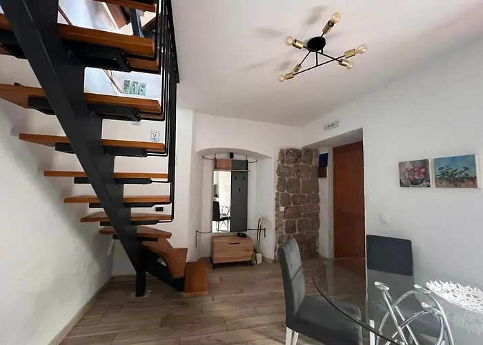 Isolated & Relaxing House - Kosarni Do Village, Orebic بيت للعطل